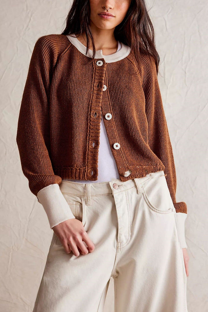 Women's Contrast Color Round Neck Knitwear Single Row Button Coat
