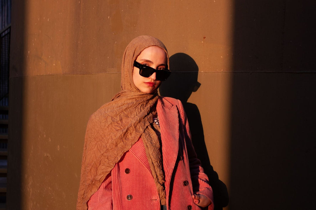Chic Modest Outerwear: Layering Fashion & Statement Coats for Your Capsule Wardrobe