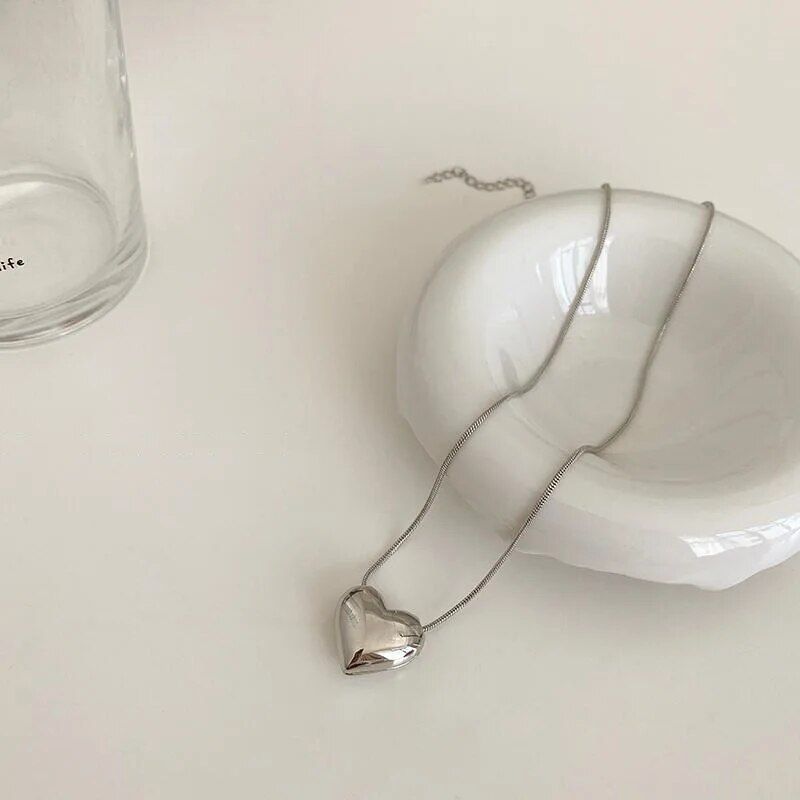 vintage heart pendant necklace, view 2 - MRSLM