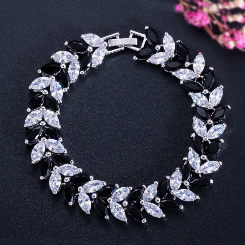 Ladies Fashion Personality New Zircon Bracelet