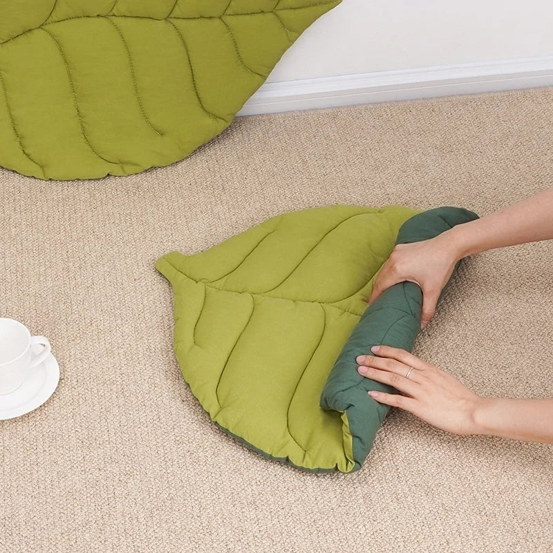 leaf-shaped cat bed mat, view 7 - MRSLM