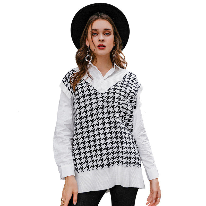 Women's oversized houndstooth V-neck sweater vest, view 6 - MRSLM