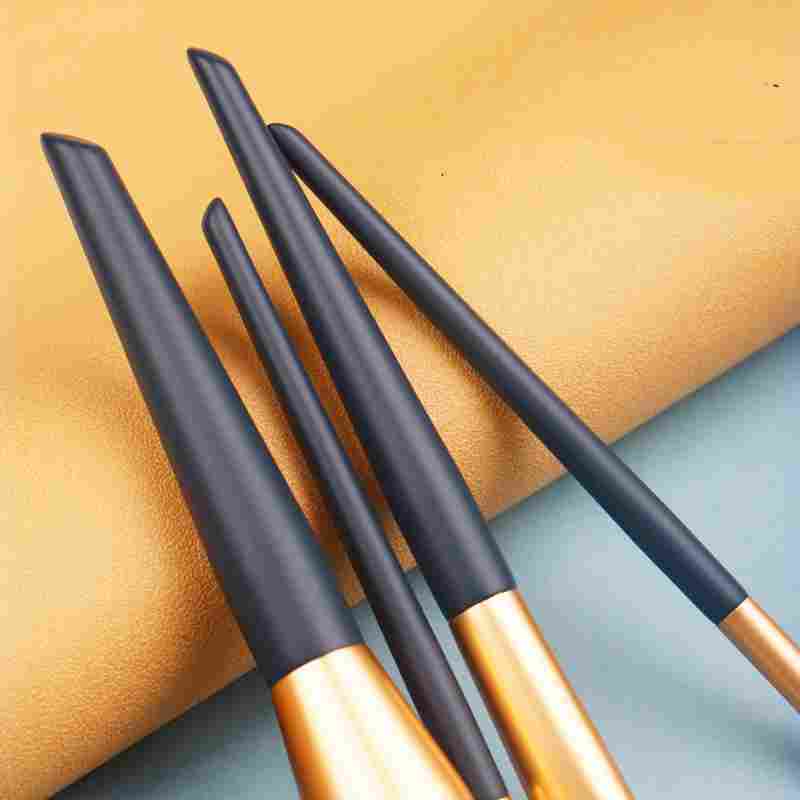 12-piece makeup brush set, view 5 - MRSLM