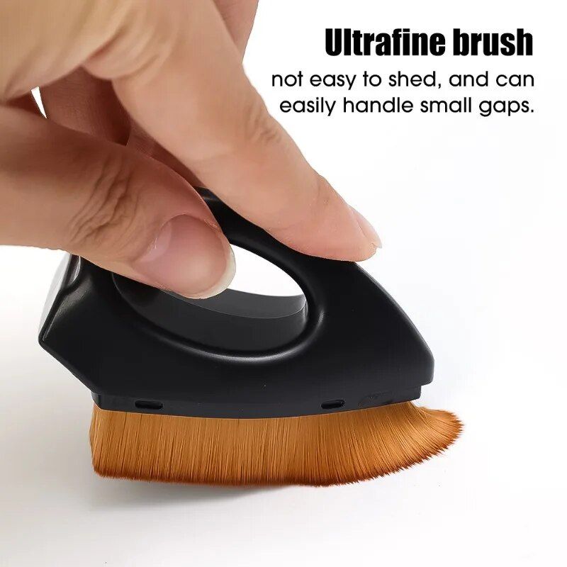 car interior and LP record cleaning brush, view 8 - MRSLM