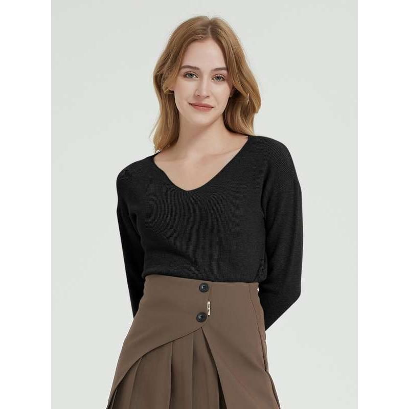 Slim-fit knitted V-neck sweater, view 4 - MRSLM