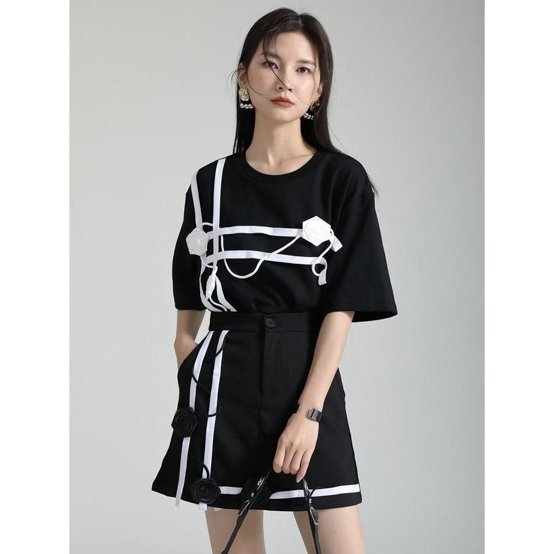 black and white floral half-sleeve T-shirt, view 4 - MRSLM