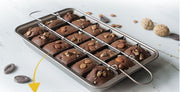 Checkered brownie baking pan, view 5 - MRSLM