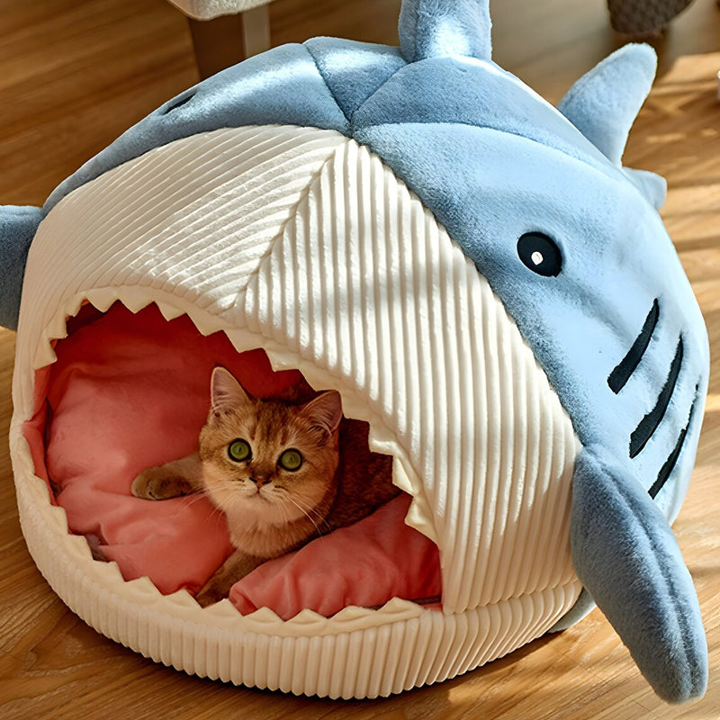 enclosed cat bed, view 2 - MRSLM