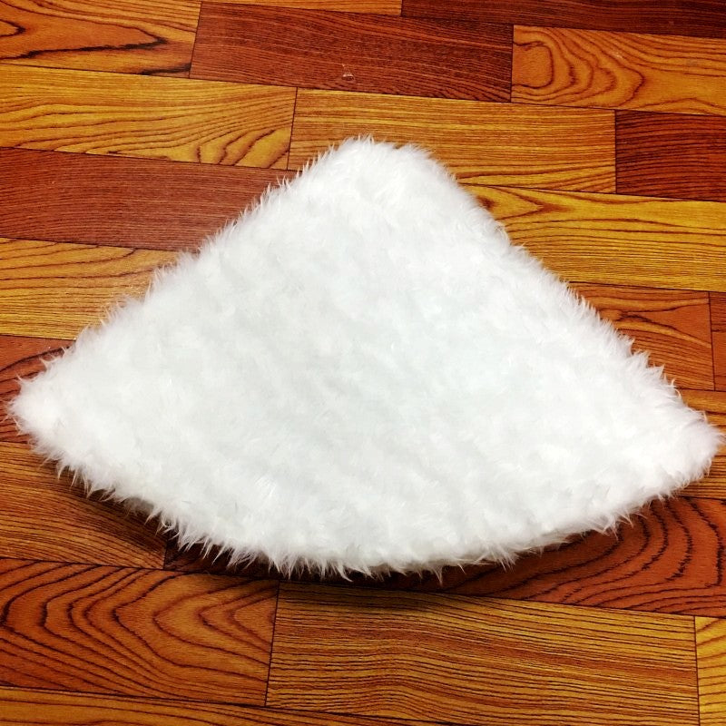 White plush faux fur Christmas tree skirt, view 8 - MRSLM