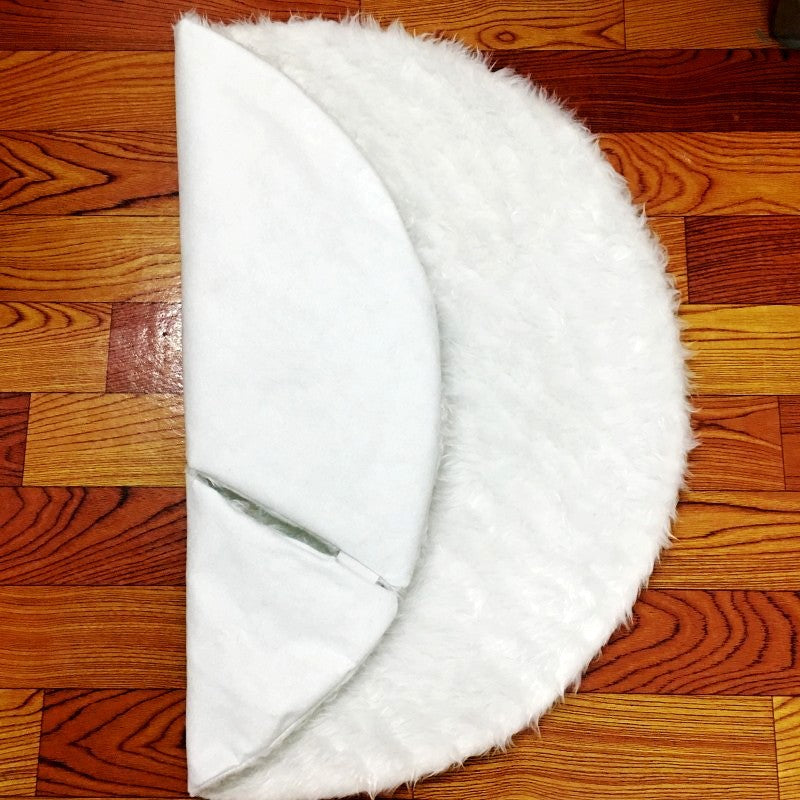 White plush faux fur Christmas tree skirt, view 6 - MRSLM