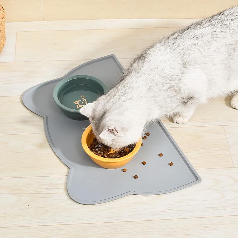Waterproof non-slip pet feeding mat, view 6 - MRSLM
