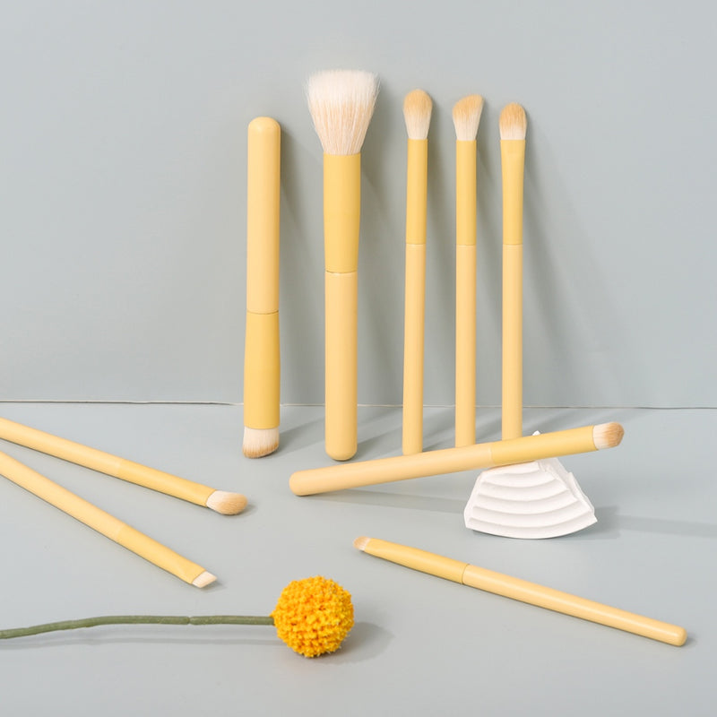 9-piece makeup brush set, view 8 - MRSLM