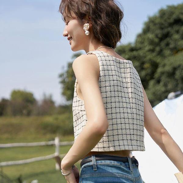u neck plaid sleeveless vest, view 3 - MRSLM
