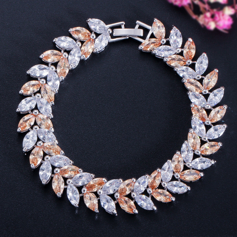 Ladies Fashion Personality New Zircon Bracelet