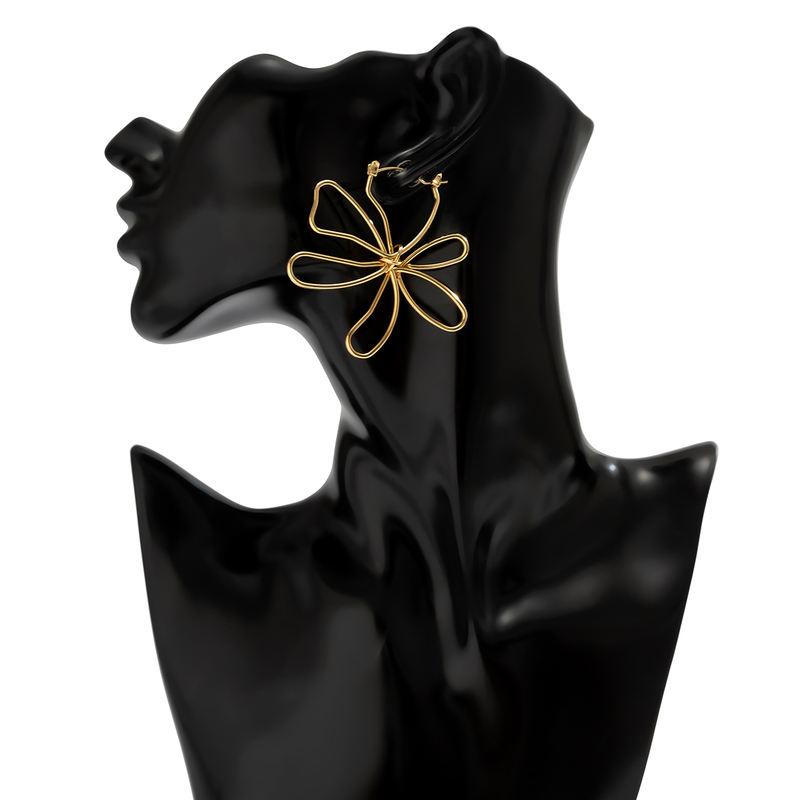 Vintage gold-toned hollow flower stud earrings, view 2 - MRSLM