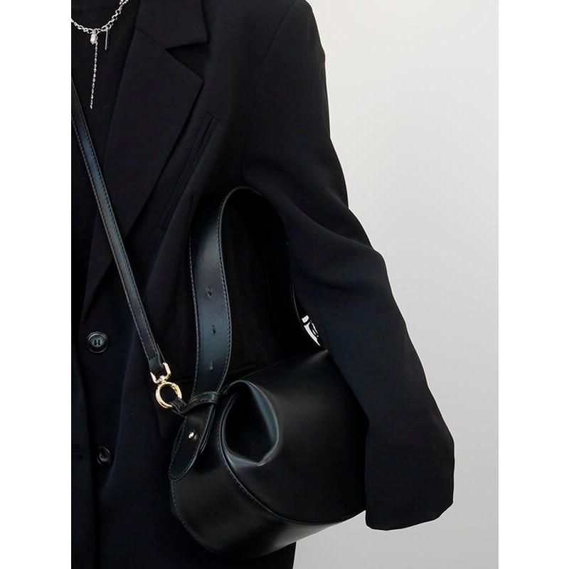 Round vegan leather handbag, view 10 - MRSLM