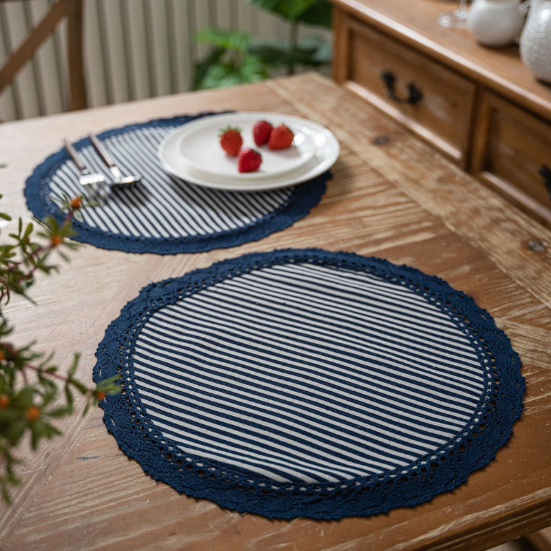 Elegant geometric lace placemats, view 3 - MRSLM