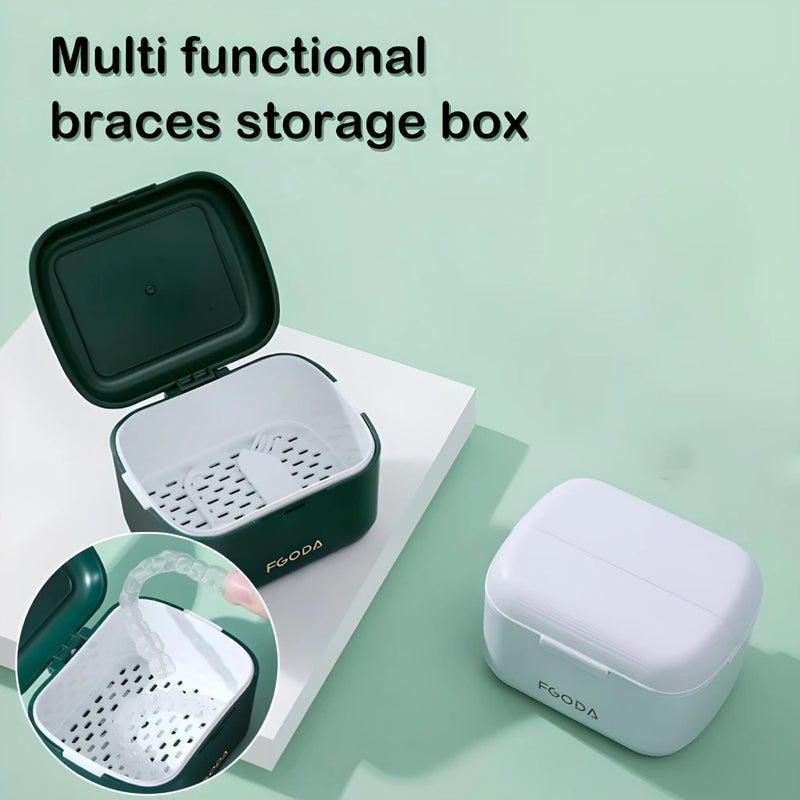 orthodontic retainer cleaning case, view 4 - MRSLM