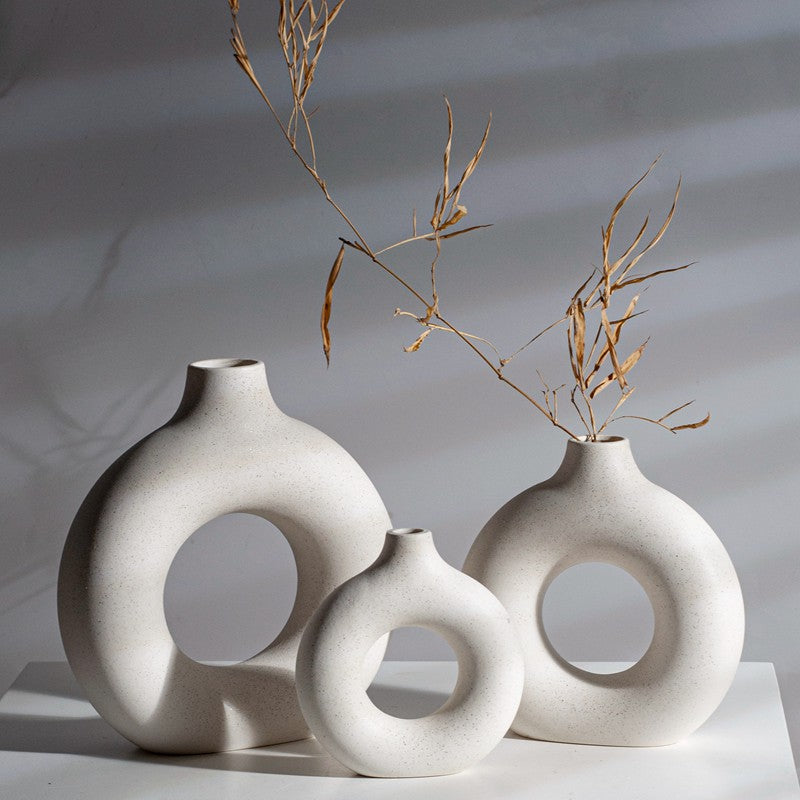 minimalist circular ceramic vase, view 8 - MRSLM