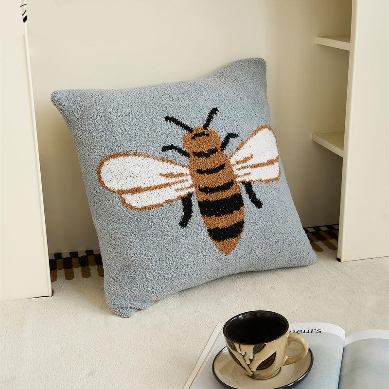 cute bee pattern microfiber knitted pillow case - MRSLM