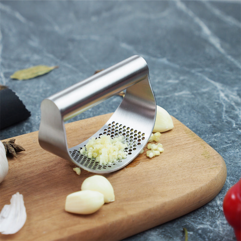 garlic press and slicer, view 4 - MRSLM