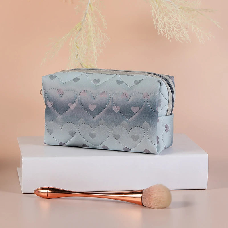 waterproof heart pattern cosmetic bag, view 3 - MRSLM