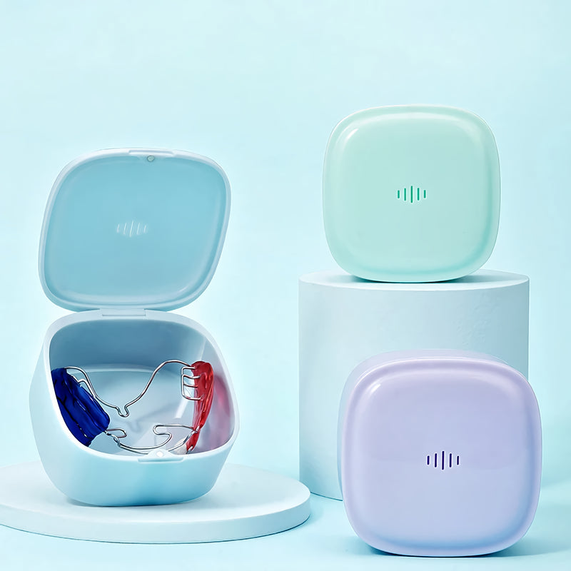 Magnetic buckle denture care box, view 5 - MRSLM