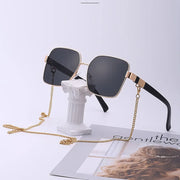 Oversized square sunglasses with chain, view 9 - MRSLM