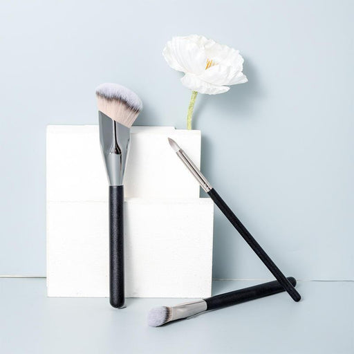 angled liquid foundation brush - MRSLM