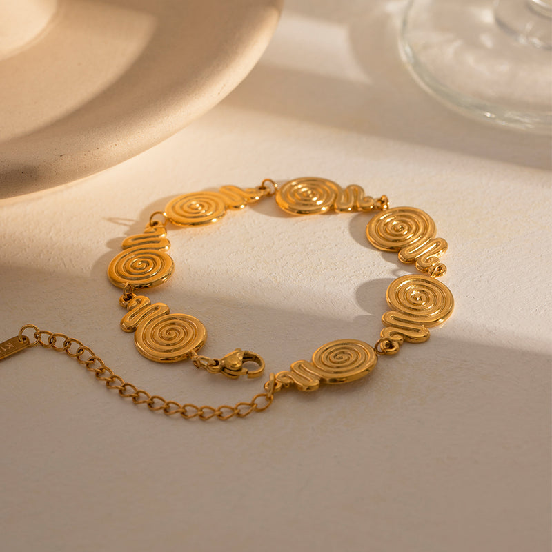 18K gold swirl circle bangle, view 8 - MRSLM