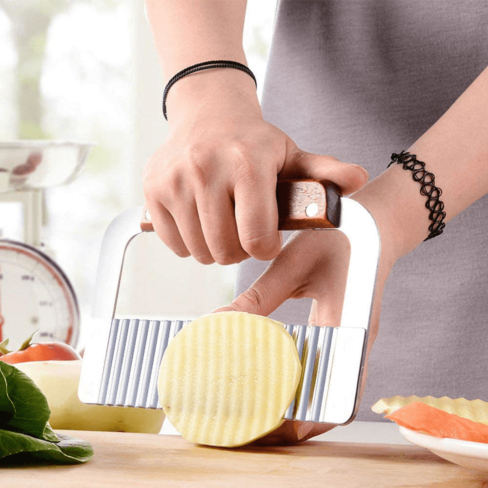 Kitchen Stainless Steel Crinkle Cutters Crinkle Cutting Tool French Fry Slicer Stainless Vegetable Salad Cucumbers Carrots Chopping Tool - MRSLM