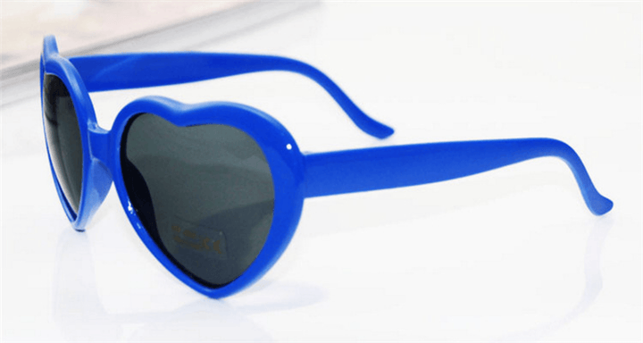 Love Heart Shaped Effects Glasses Watch the Lights Change to Heart Shape at Night Diffraction Glasses Women Fashion Sunglasses - MRSLM
