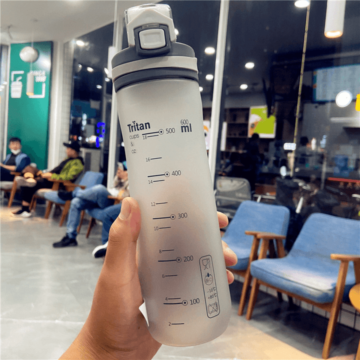 D04 600Ml Sport Drinking Water Bottle BPA Free Leakproof Tritan Capacity Marker Water Cup for Camping Travel Fitness - MRSLM