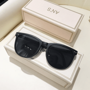 retro oval sunglasses, view 4 - MRSLM