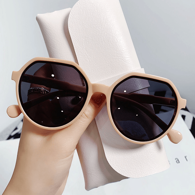 Brown Retro Small Frame White Sunglasses - MRSLM